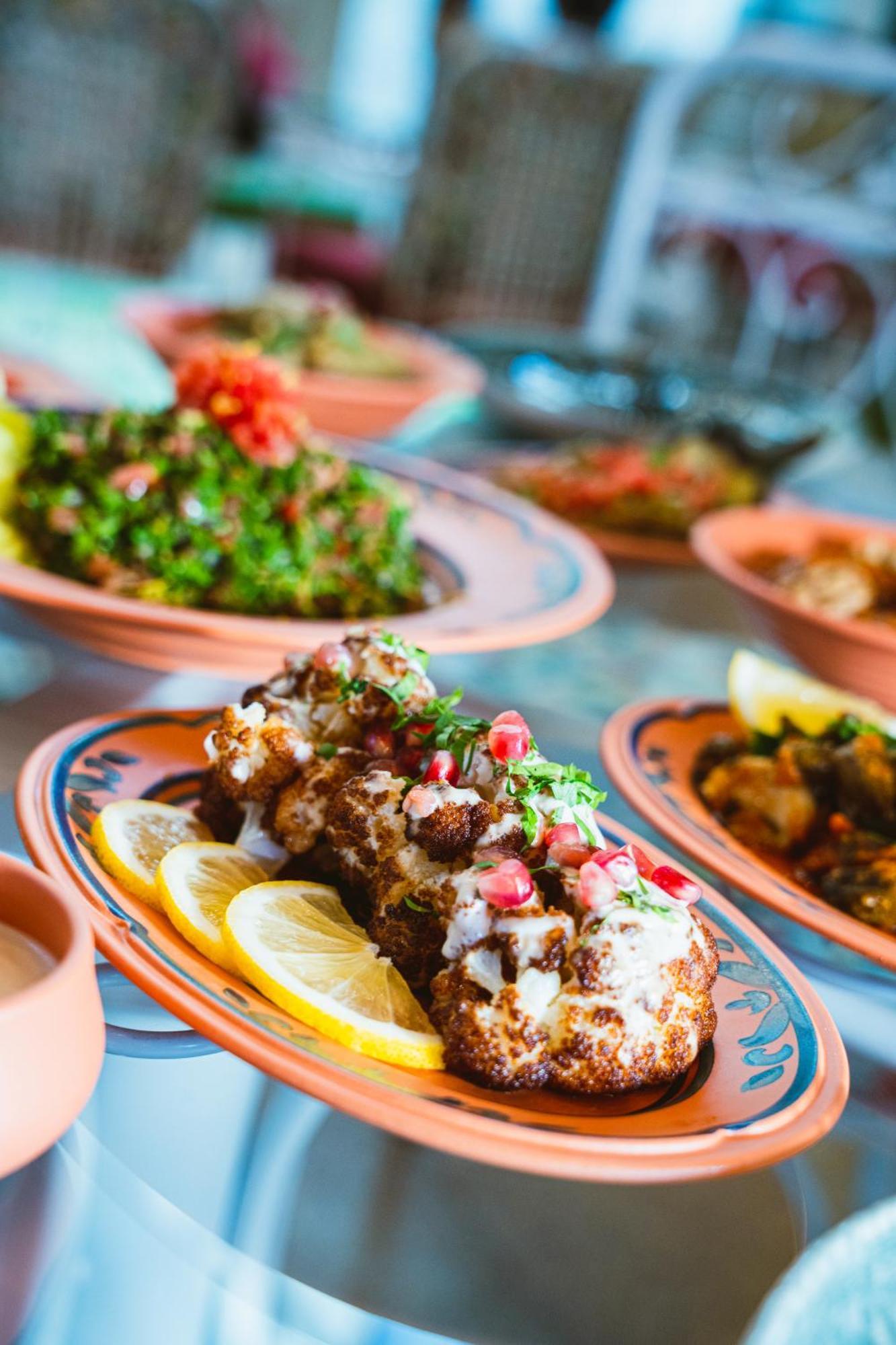 Millennium Place Doha Eksteriør bilde Lebanese cuisine